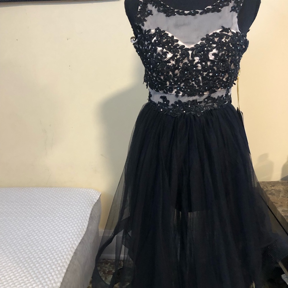 Elegant Black Lace Dress